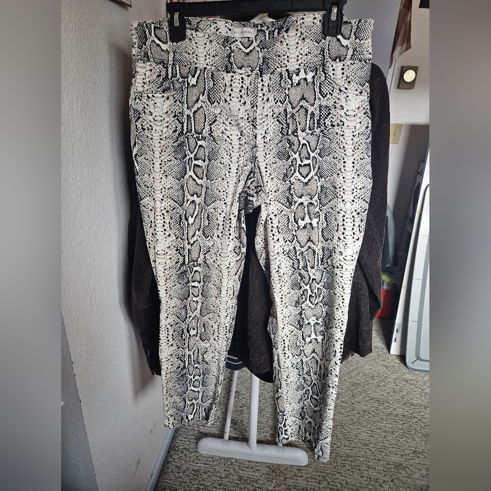 Womens' Van Heusen Short Dress Pants